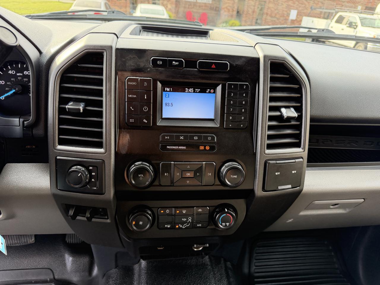 Ford F-450 SD Crew Cab DRW 4WD 2022