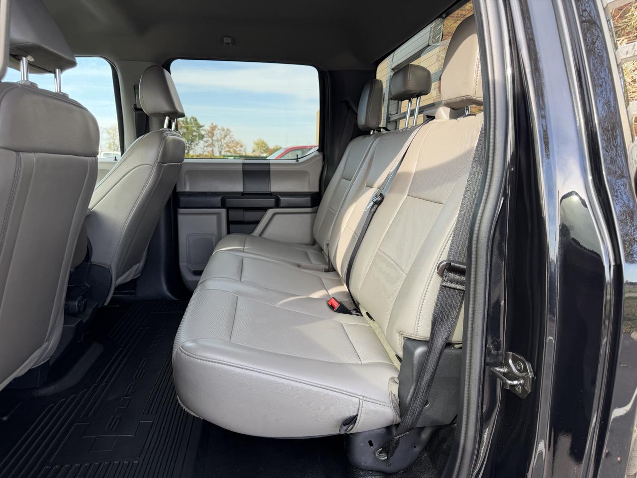 Ford F-450 SD Crew Cab DRW 4WD 2022