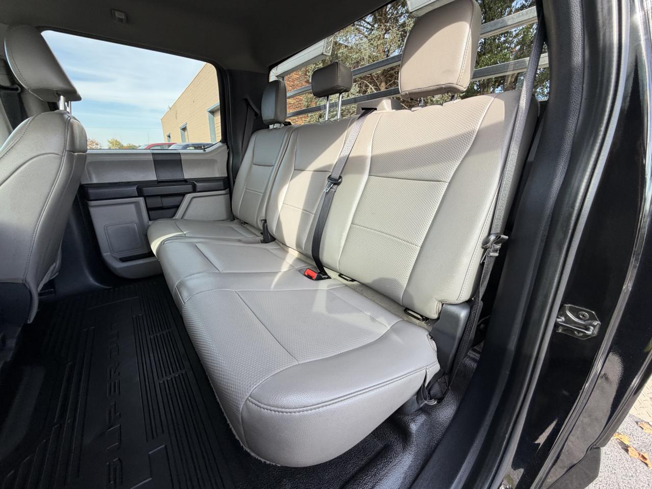 Ford F-450 SD Crew Cab DRW 4WD 2022