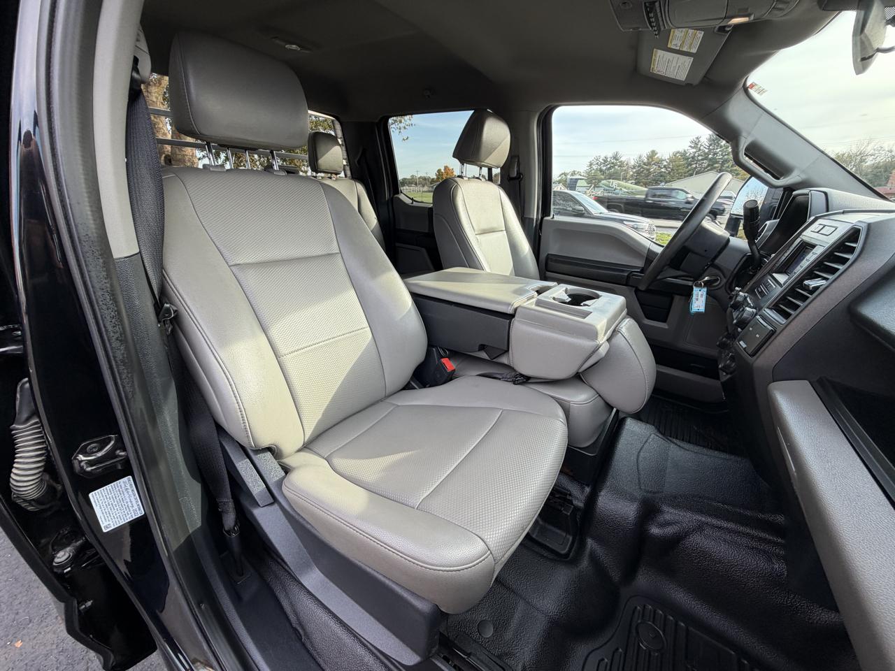 Ford F-450 SD Crew Cab DRW 4WD 2022