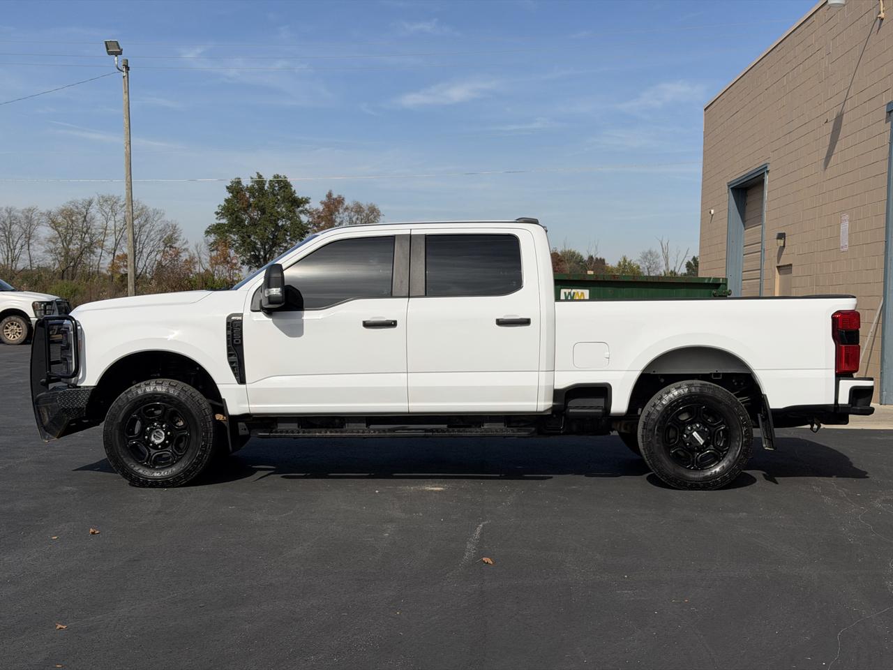 Ford F-250 SD XL Crew Cab Short Bed 4WD 2024