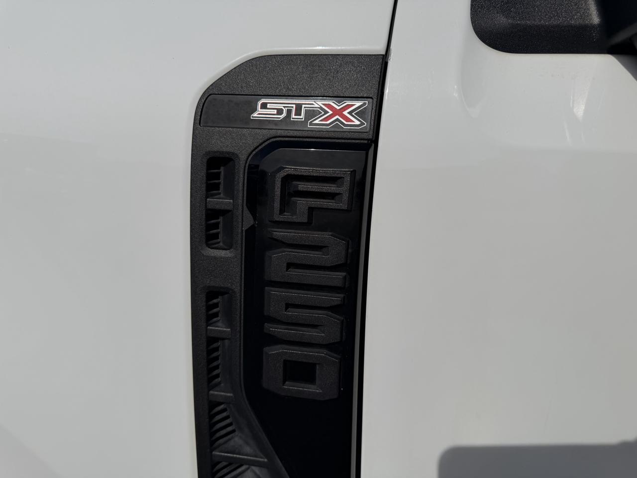 Ford F-250 SD XL Crew Cab Short Bed 4WD 2024