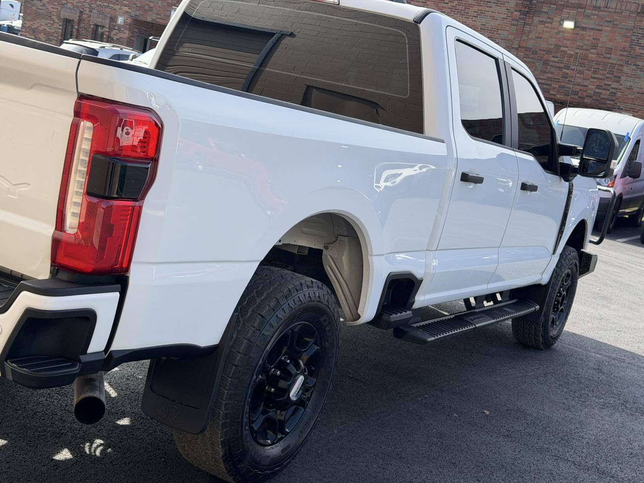 Ford F-250 SD XL Crew Cab Short Bed 4WD 2024