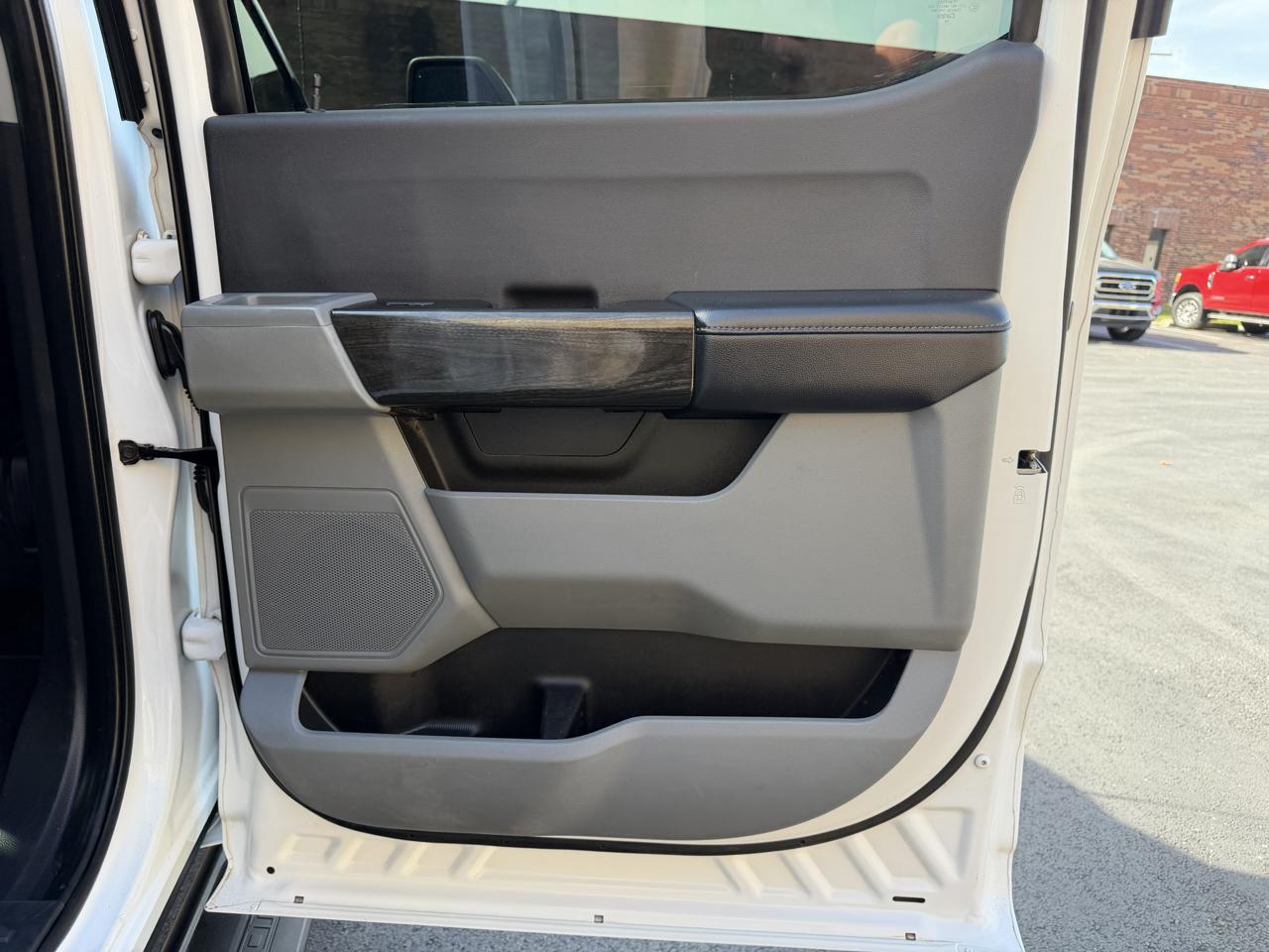 Ford F-250 SD XL Crew Cab Short Bed 4WD 2024