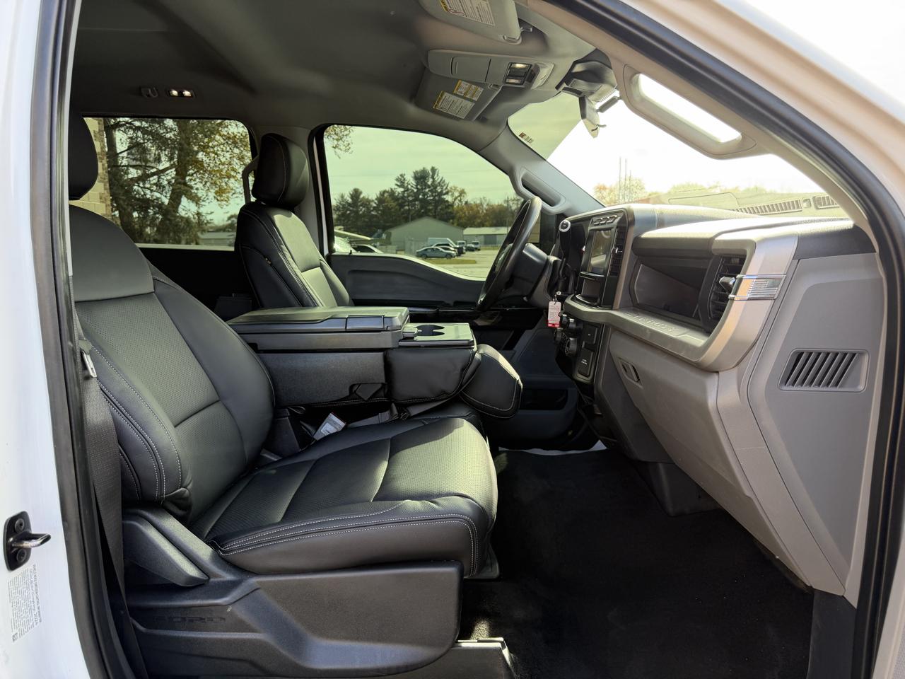 Ford F-250 SD XL Crew Cab Short Bed 4WD 2024