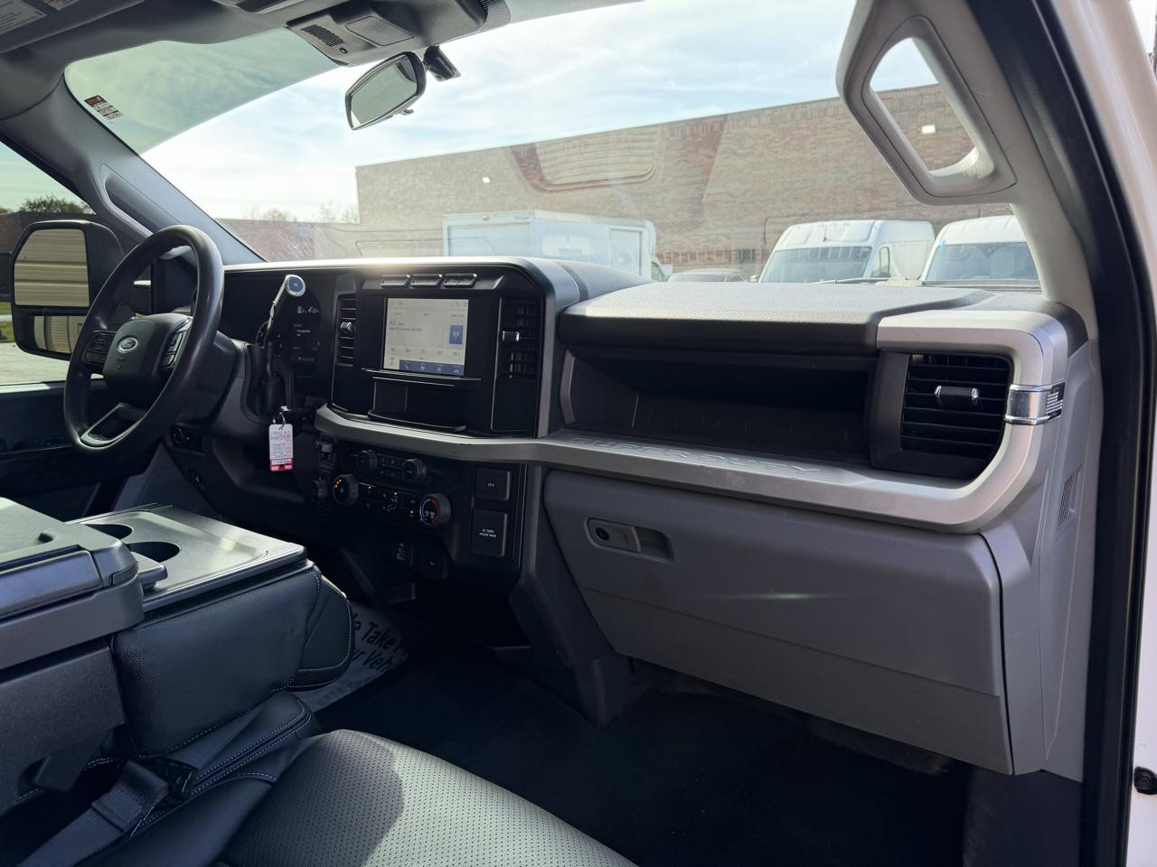 Ford F-250 SD XL Crew Cab Short Bed 4WD 2024