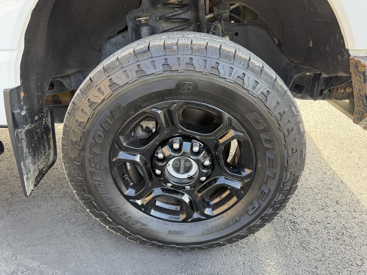 Ford F-250 SD XL Crew Cab Short Bed 4WD 2024