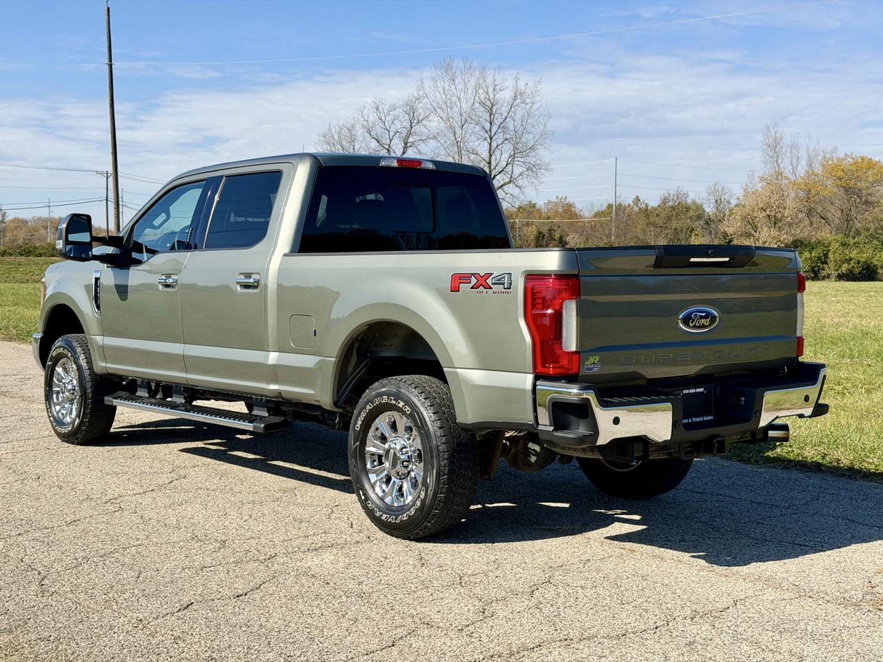 Ford F-250 SD Lariat Crew Cab Short Bed 4WD 2019