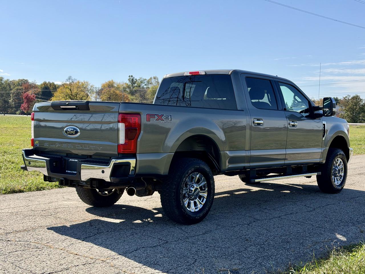 Ford F-250 SD Lariat Crew Cab Short Bed 4WD 2019