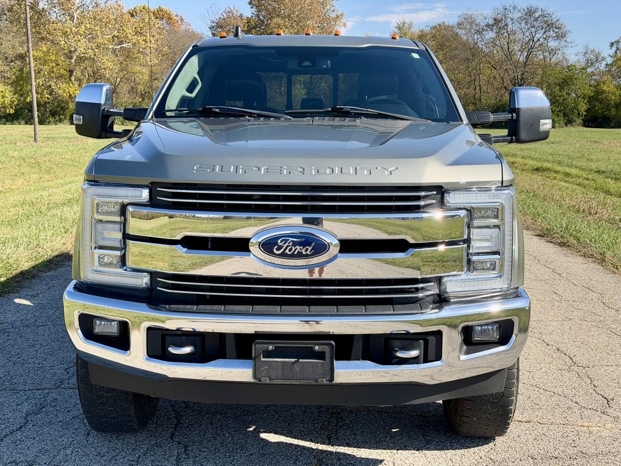 Ford F-250 SD Lariat Crew Cab Short Bed 4WD 2019