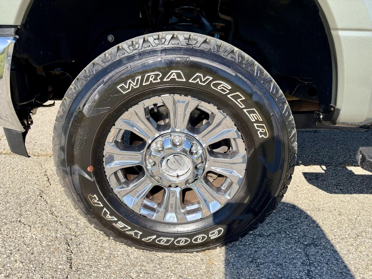 Ford F-250 SD Lariat Crew Cab Short Bed 4WD 2019