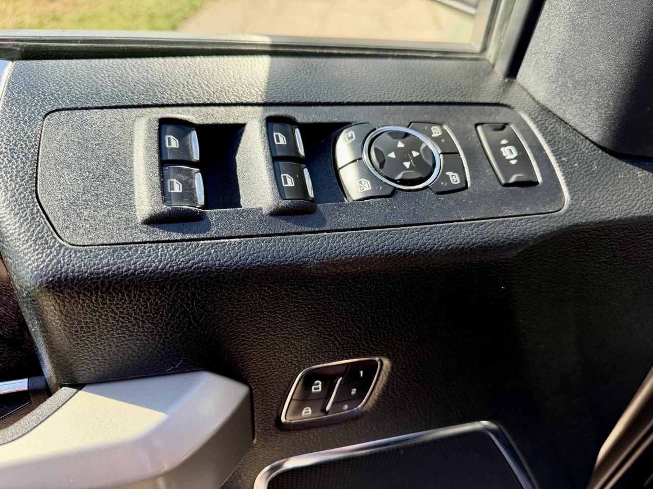 Ford F-250 SD Lariat Crew Cab Short Bed 4WD 2019