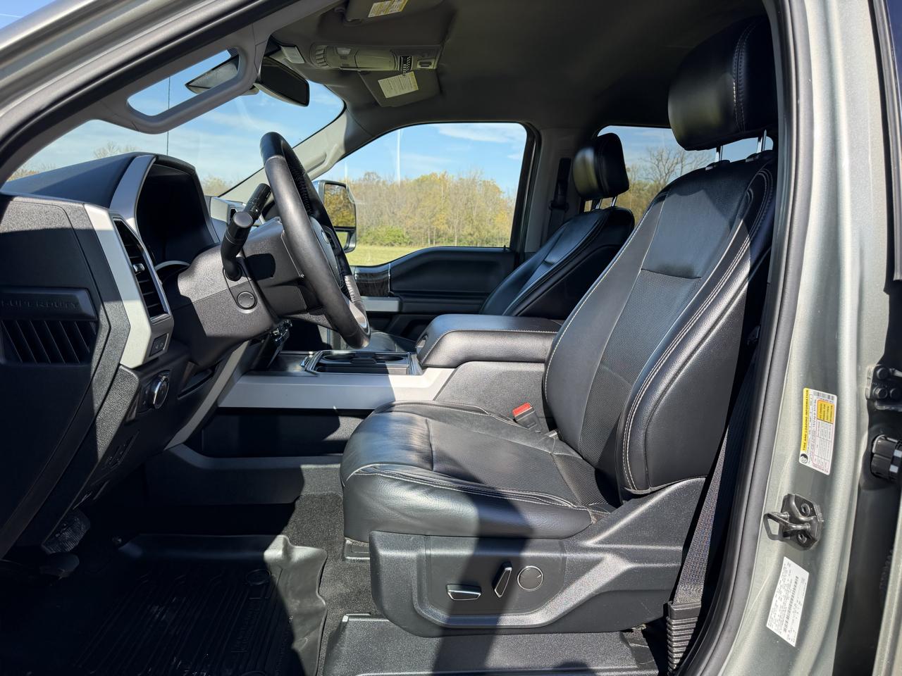Ford F-250 SD Lariat Crew Cab Short Bed 4WD 2019