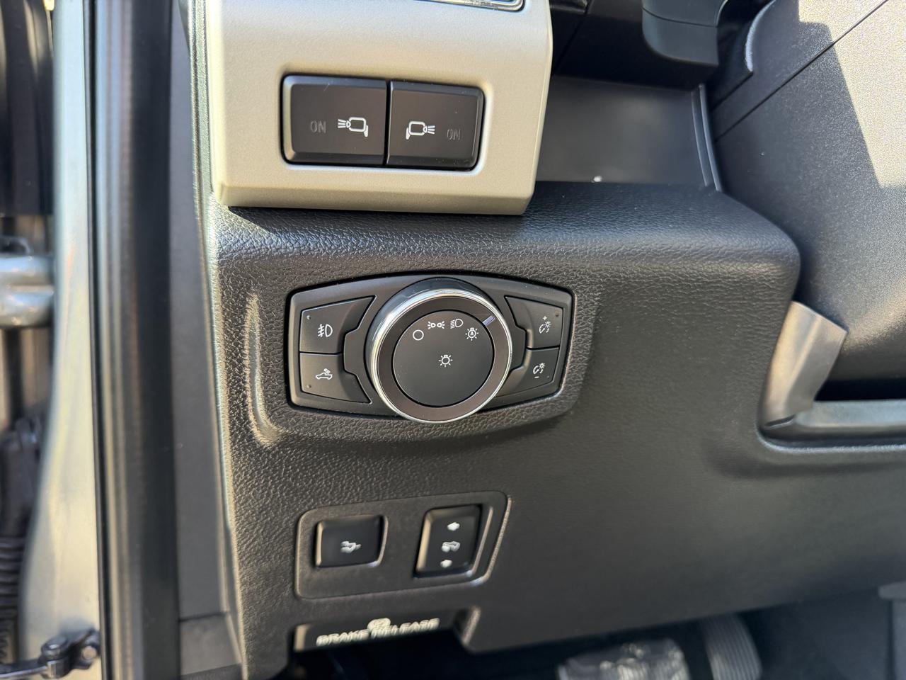 Ford F-250 SD Lariat Crew Cab Short Bed 4WD 2019