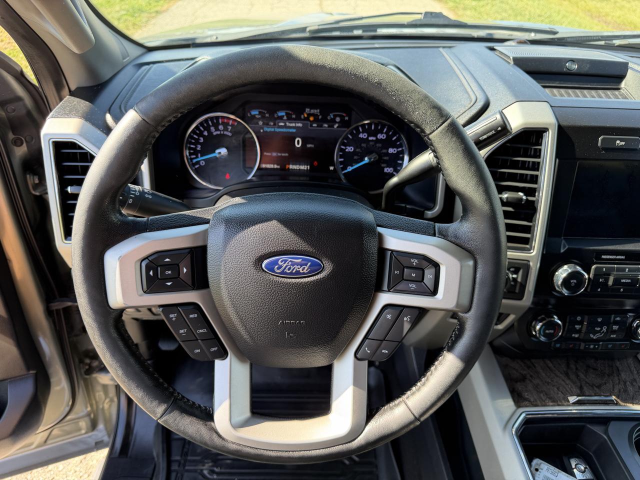 Ford F-250 SD Lariat Crew Cab Short Bed 4WD 2019