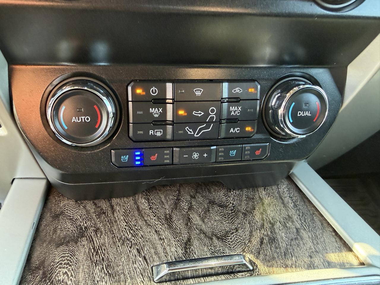 Ford F-250 SD Lariat Crew Cab Short Bed 4WD 2019