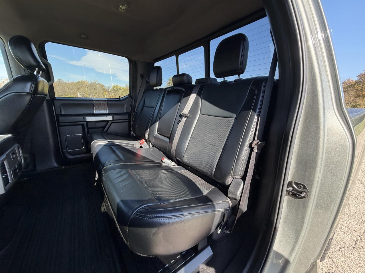 Ford F-250 SD Lariat Crew Cab Short Bed 4WD 2019
