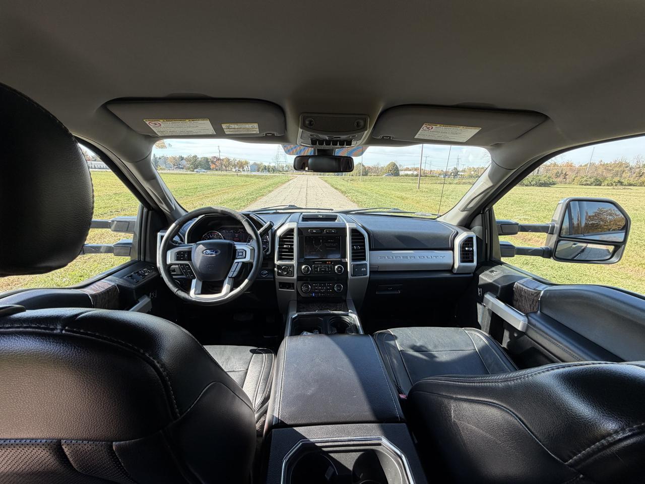 Ford F-250 SD Lariat Crew Cab Short Bed 4WD 2019