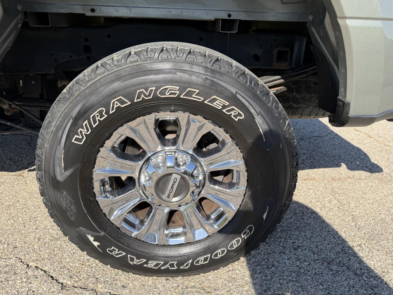 Ford F-250 SD Lariat Crew Cab Short Bed 4WD 2019