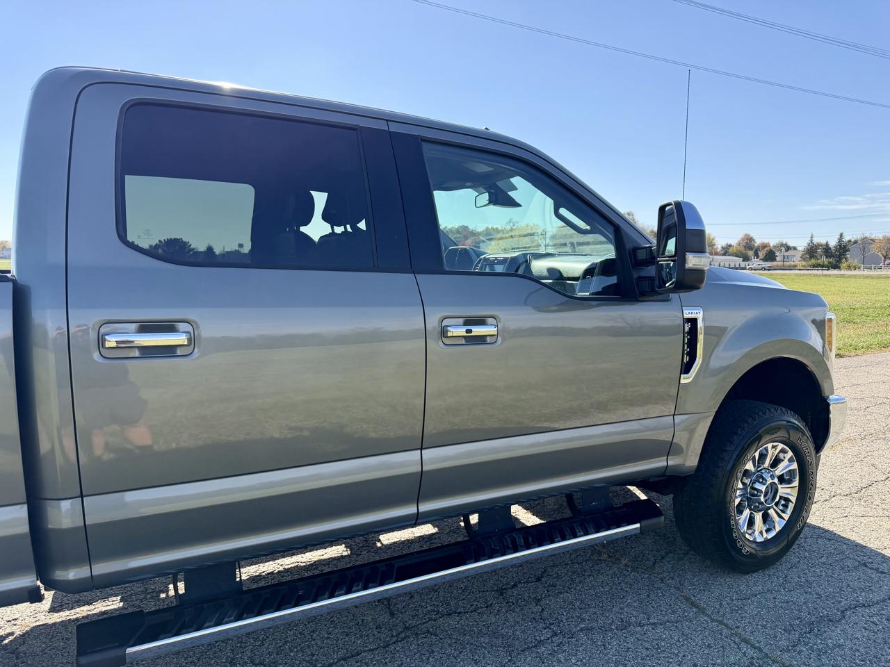 Ford F-250 SD Lariat Crew Cab Short Bed 4WD 2019