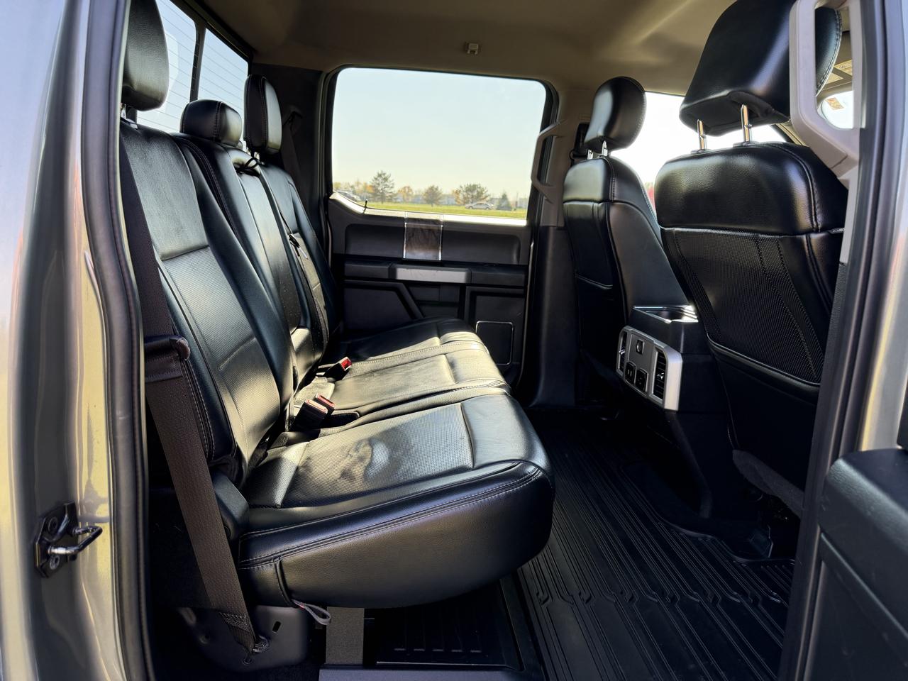 Ford F-250 SD Lariat Crew Cab Short Bed 4WD 2019