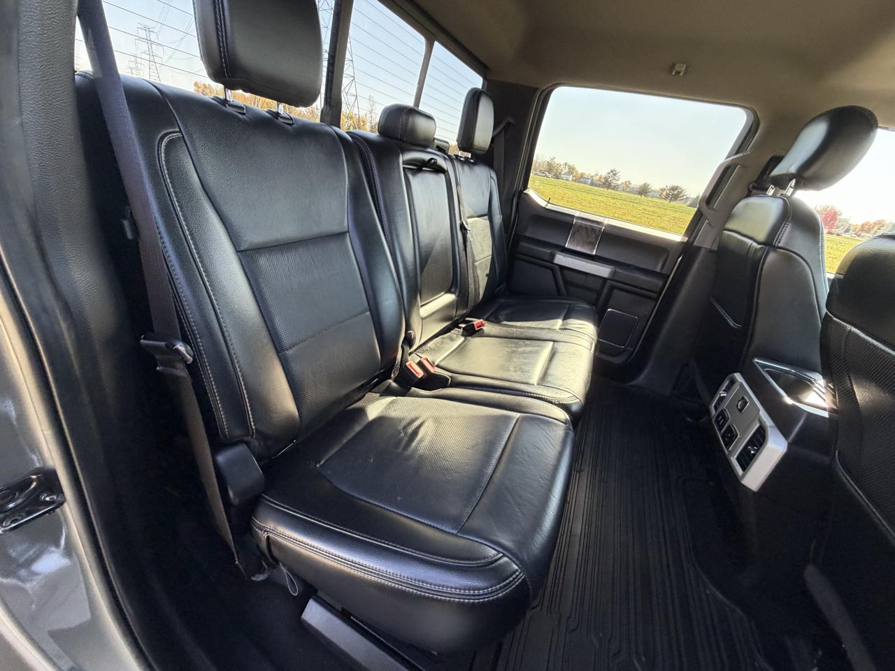 Ford F-250 SD Lariat Crew Cab Short Bed 4WD 2019