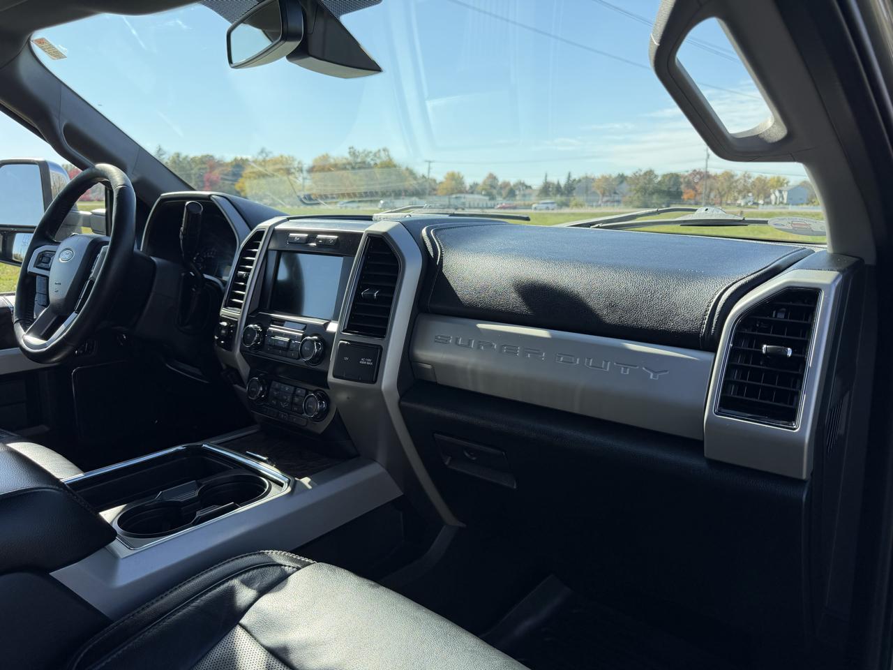 Ford F-250 SD Lariat Crew Cab Short Bed 4WD 2019
