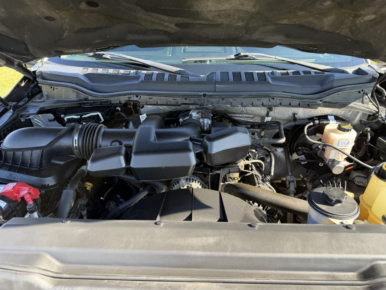 Ford F-250 SD Lariat Crew Cab Short Bed 4WD 2019