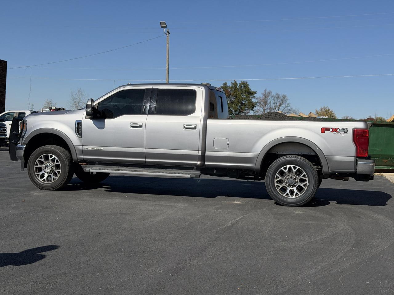 Ford F-350 SD Lariat Crew Cab Long Bed 4WD 2022