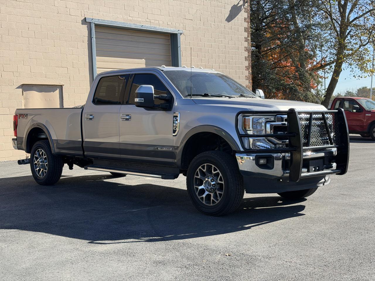 Ford F-350 SD Lariat Crew Cab Long Bed 4WD 2022