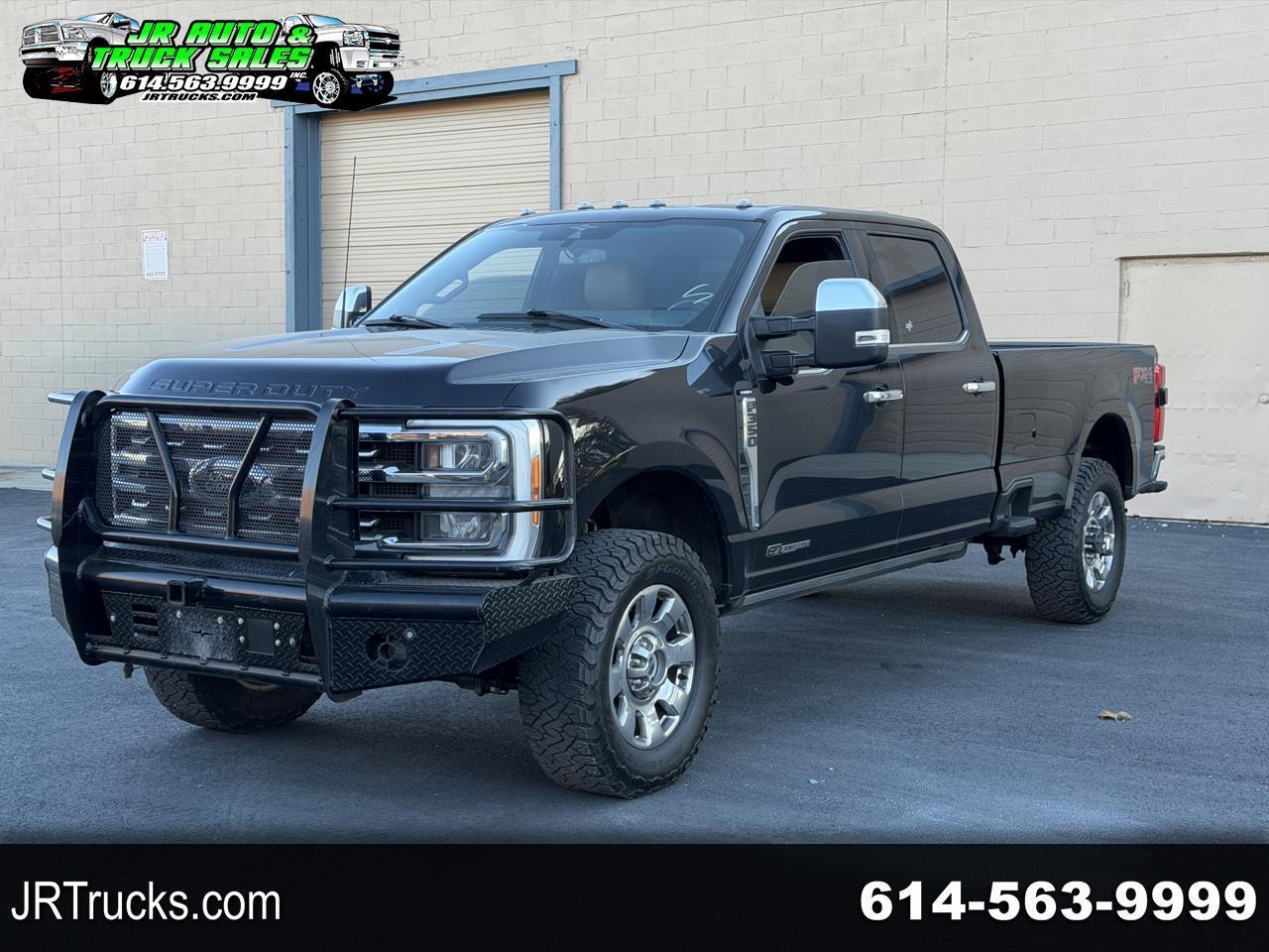 Ford F-350 SD Lariat Crew Cab Long Bed 4WD 2023