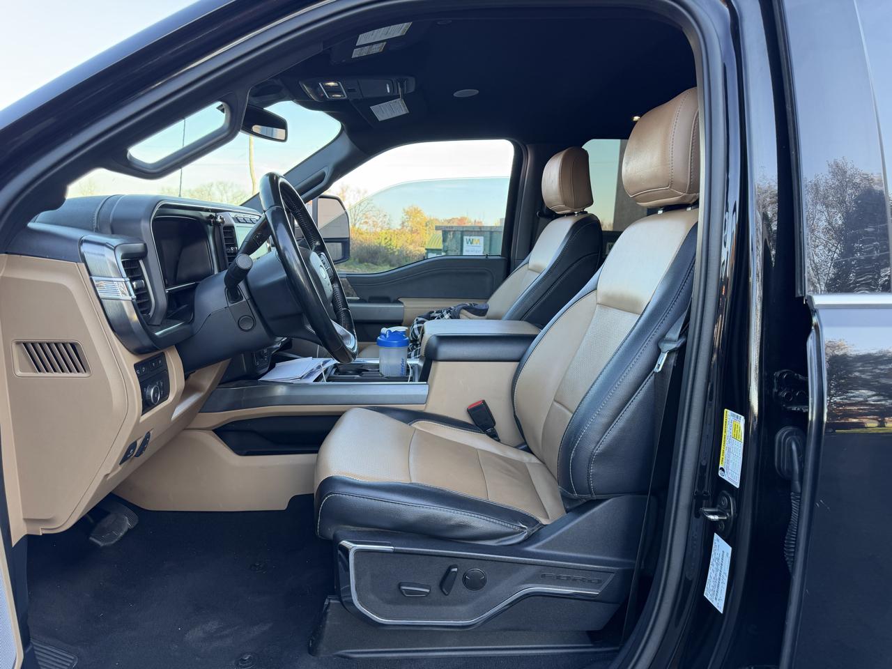 Ford F-350 SD Lariat Crew Cab Long Bed 4WD 2023