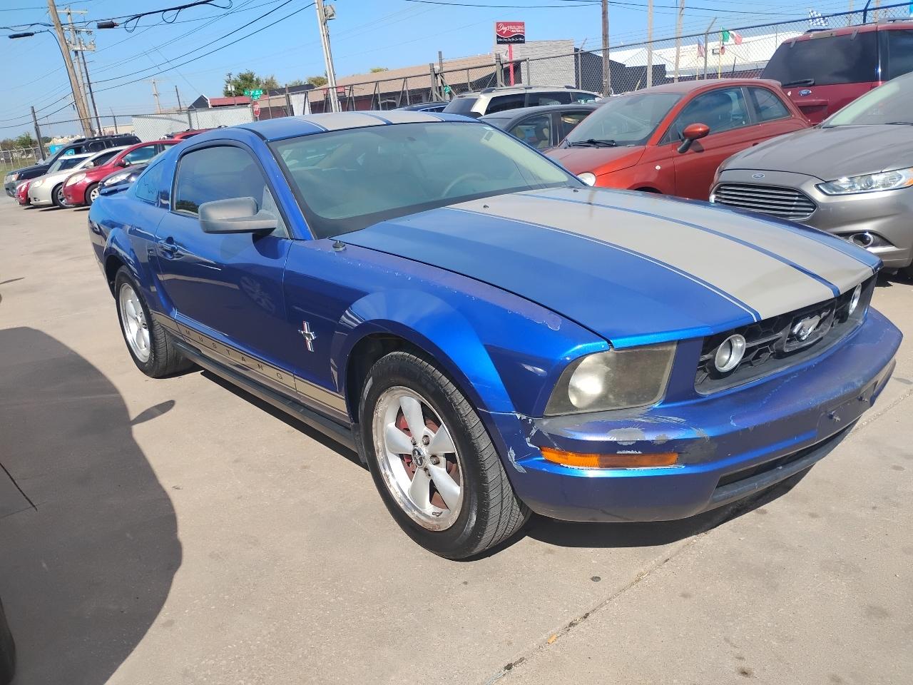 Ford Mustang V6 Deluxe Coupe 2007