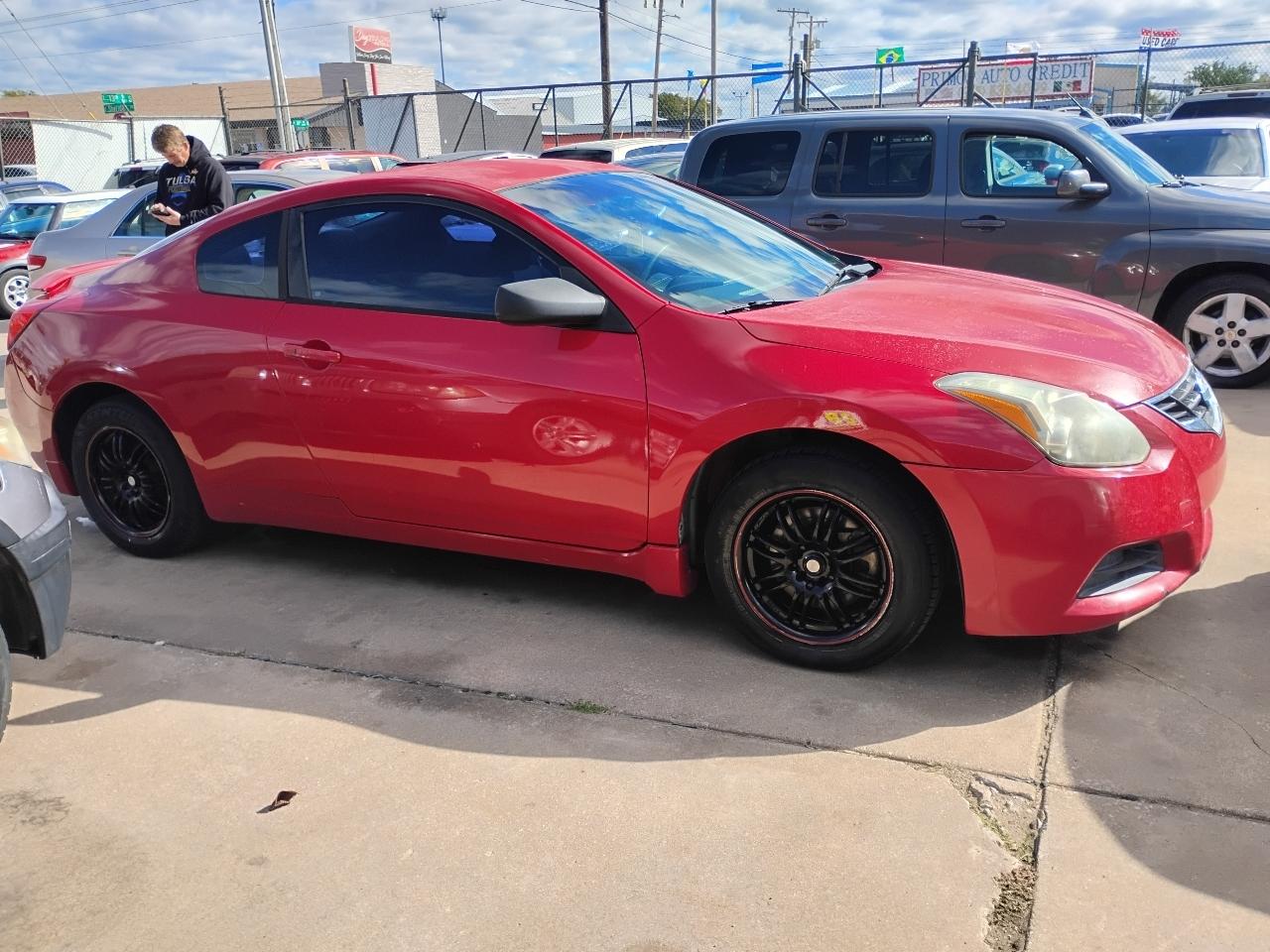 Nissan Altima 2.5 S 6M/T Coupe 2011