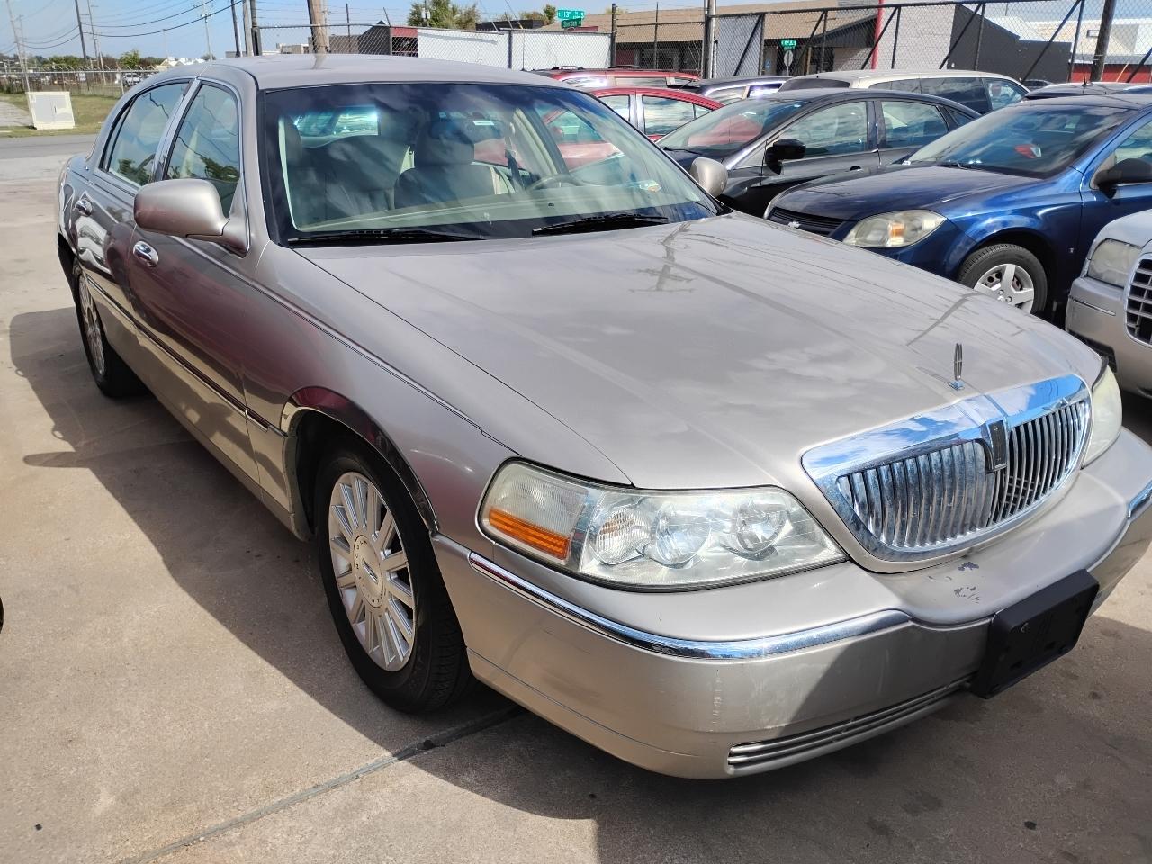 Lincoln Town Car Executive 2003