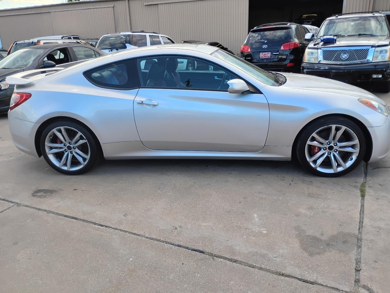 Hyundai Genesis Coupe 2.0T Track Manual 2010