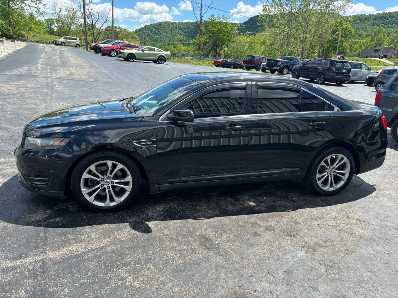Ford Taurus 4dr Sdn SHO AWD 2014