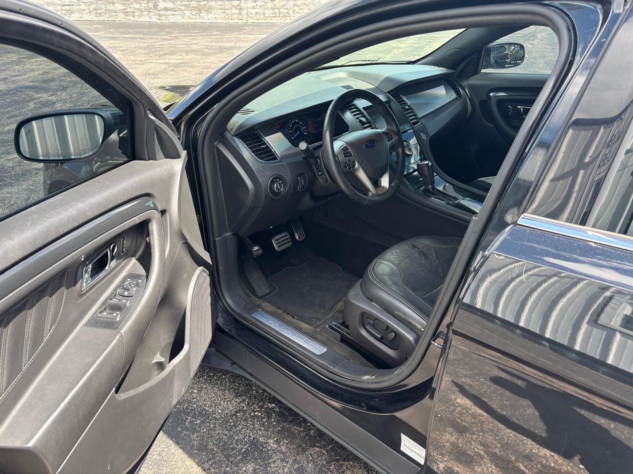 Ford Taurus 4dr Sdn SHO AWD 2014