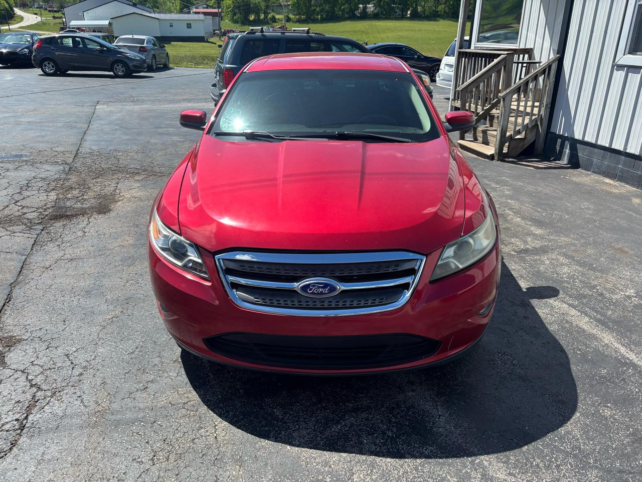 Ford Taurus 4dr Sdn SEL FWD 2010