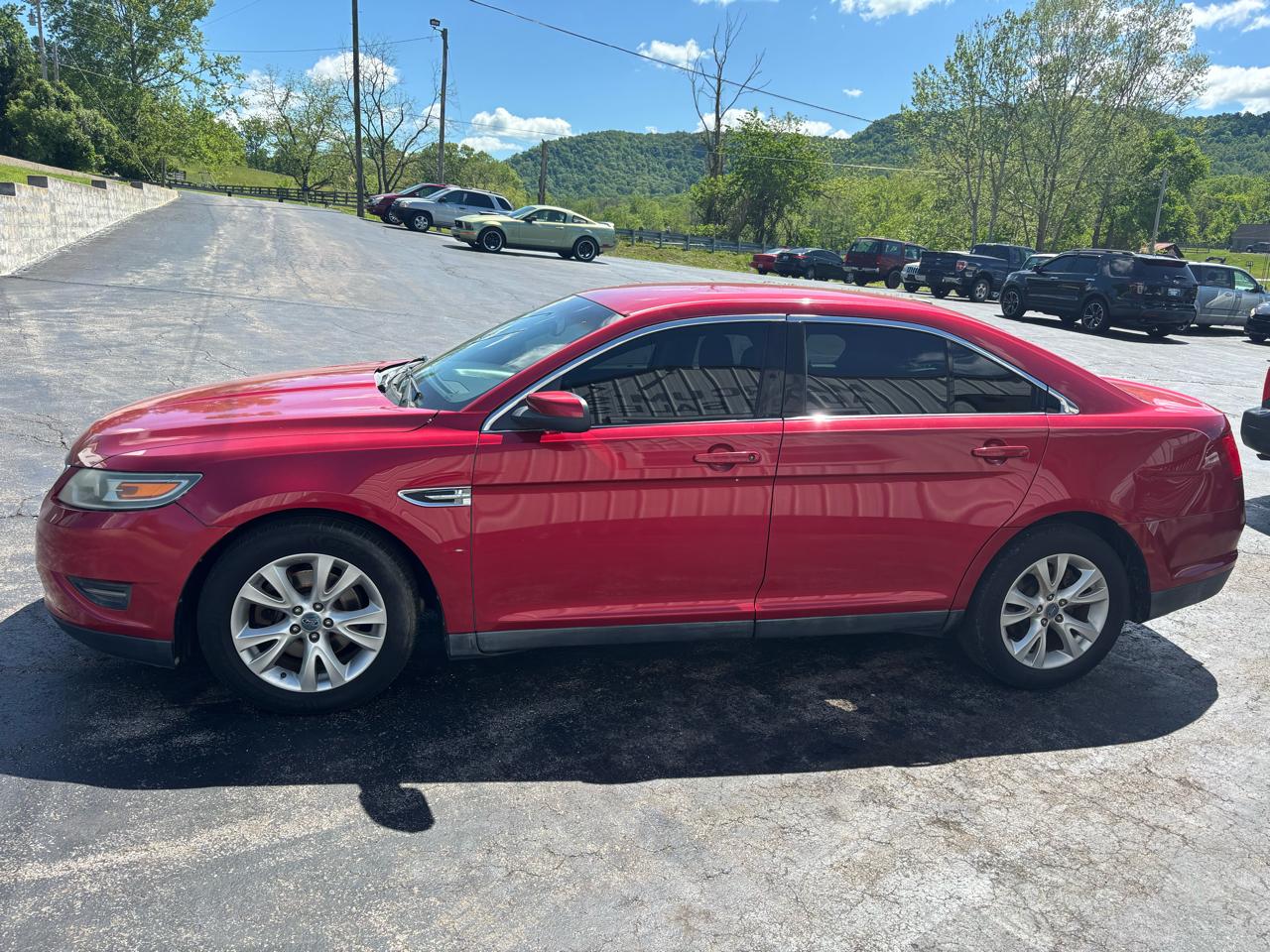 Ford Taurus 4dr Sdn SEL FWD 2010