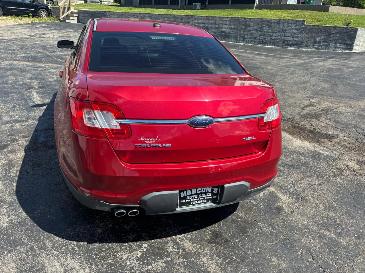 Ford Taurus 4dr Sdn SEL FWD 2010