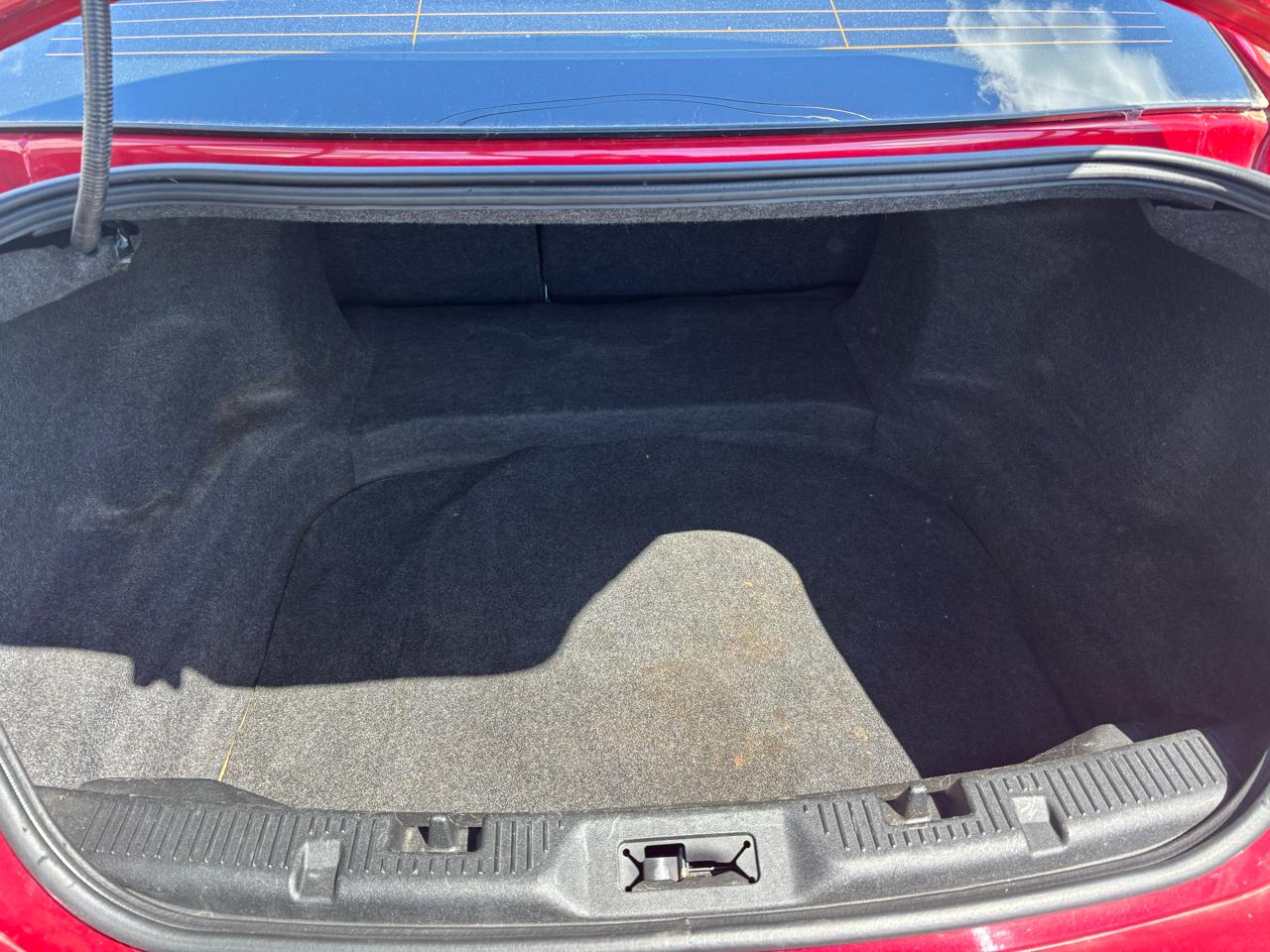 Ford Taurus 4dr Sdn SEL FWD 2010