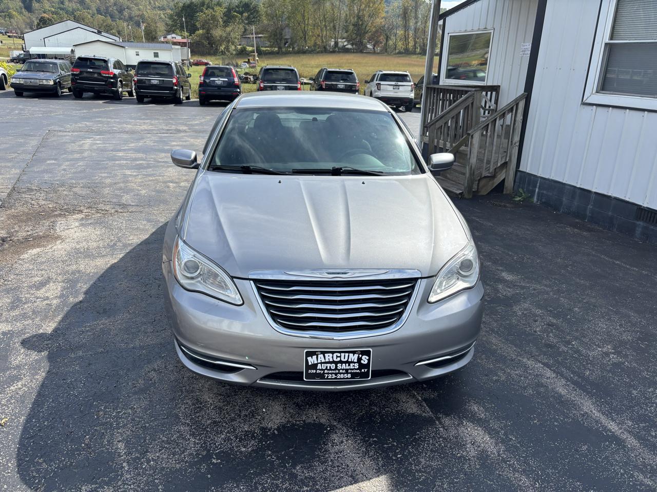 Chrysler 200 4dr Sdn Touring 2014