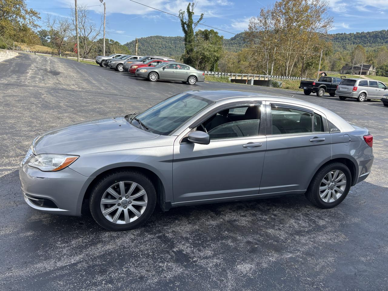 Chrysler 200 4dr Sdn Touring 2014