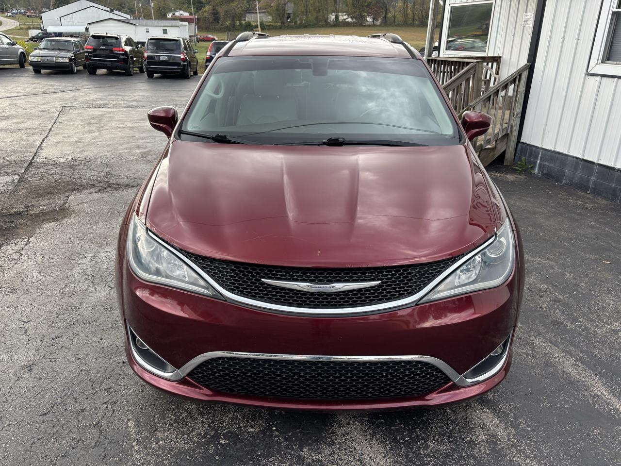Chrysler Pacifica Touring-L FWD 2017