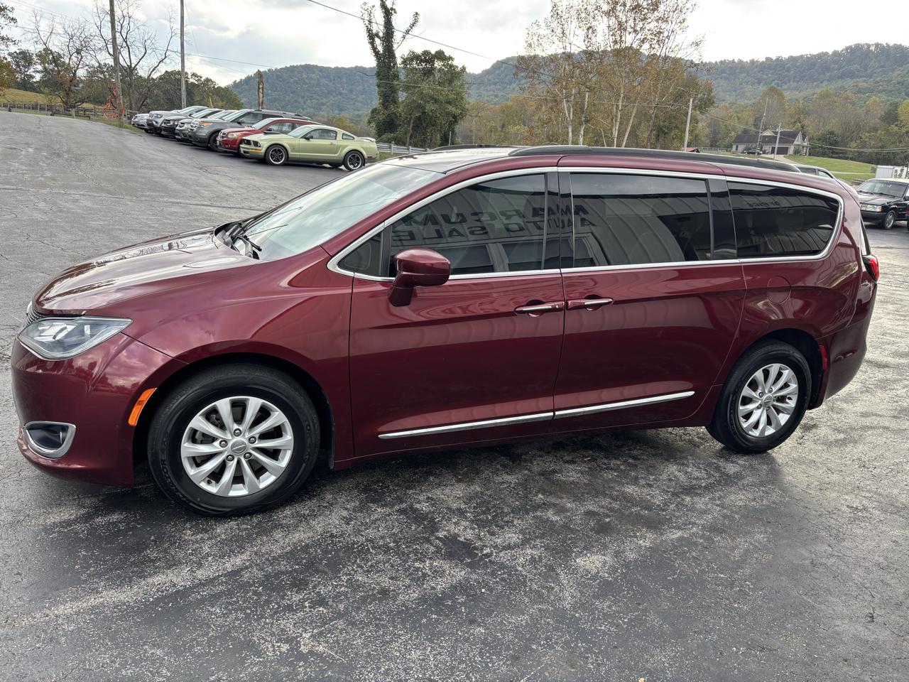Chrysler Pacifica Touring-L FWD 2017