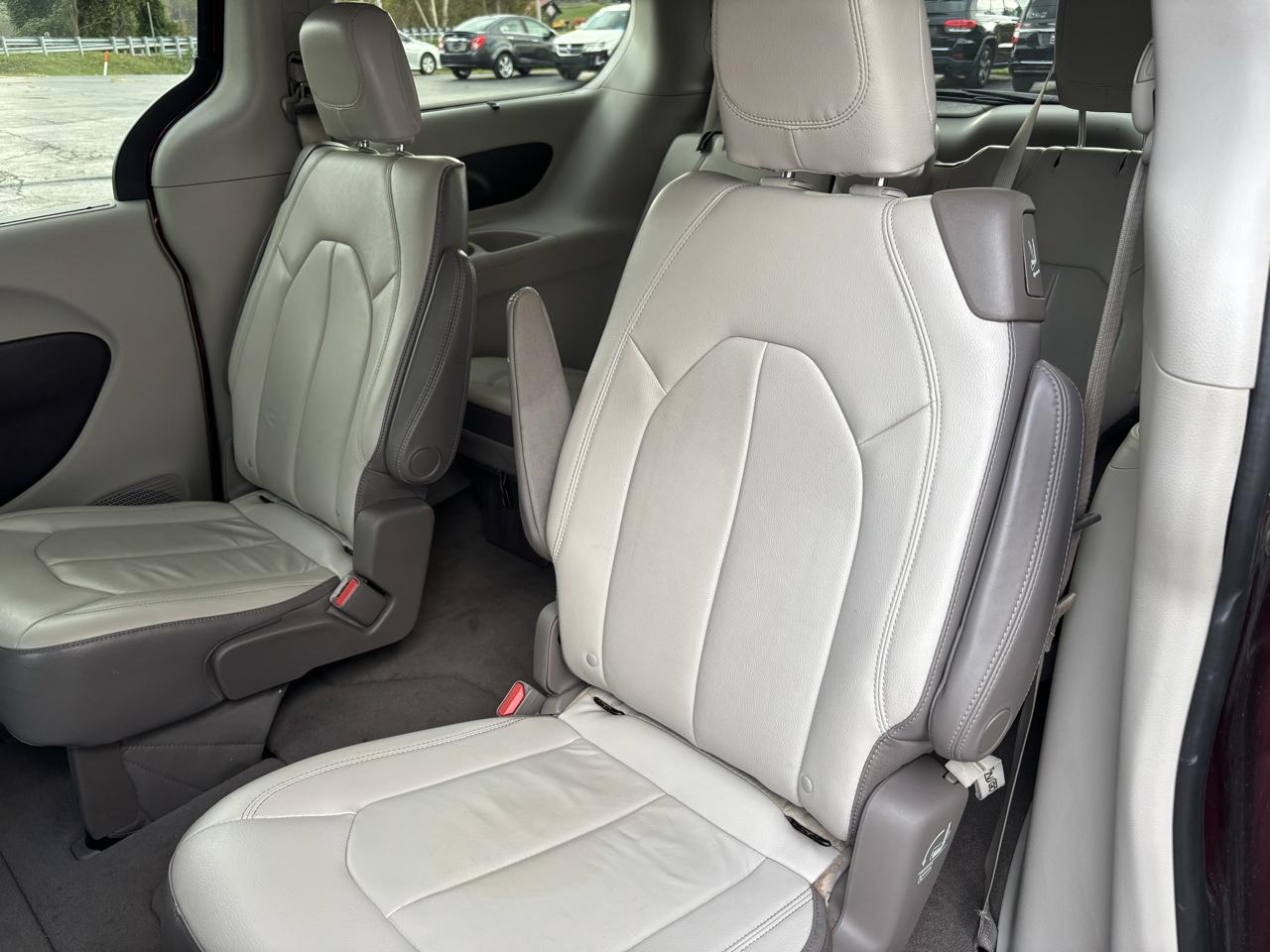 Chrysler Pacifica Touring-L FWD 2017