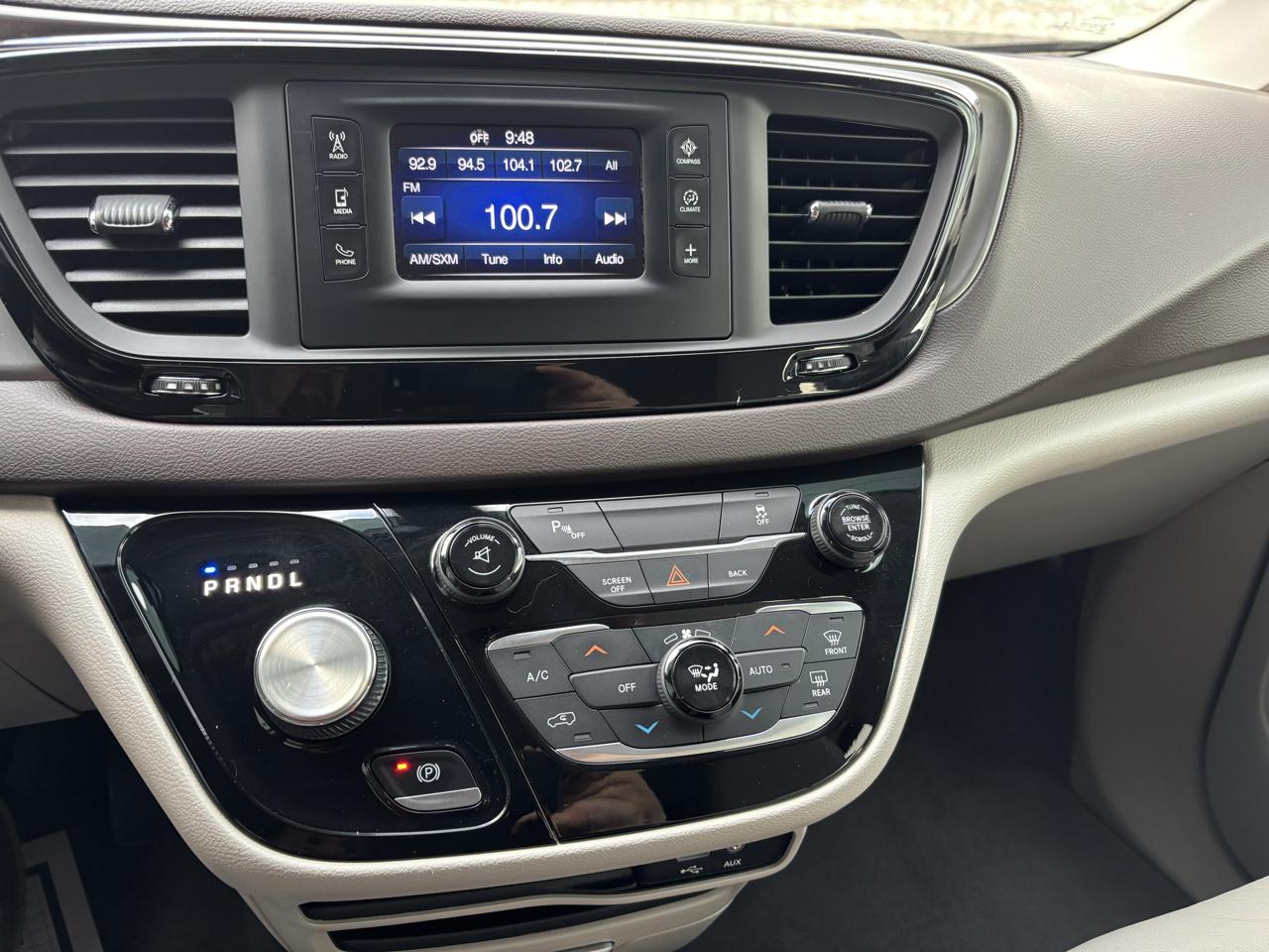 Chrysler Pacifica Touring-L FWD 2017