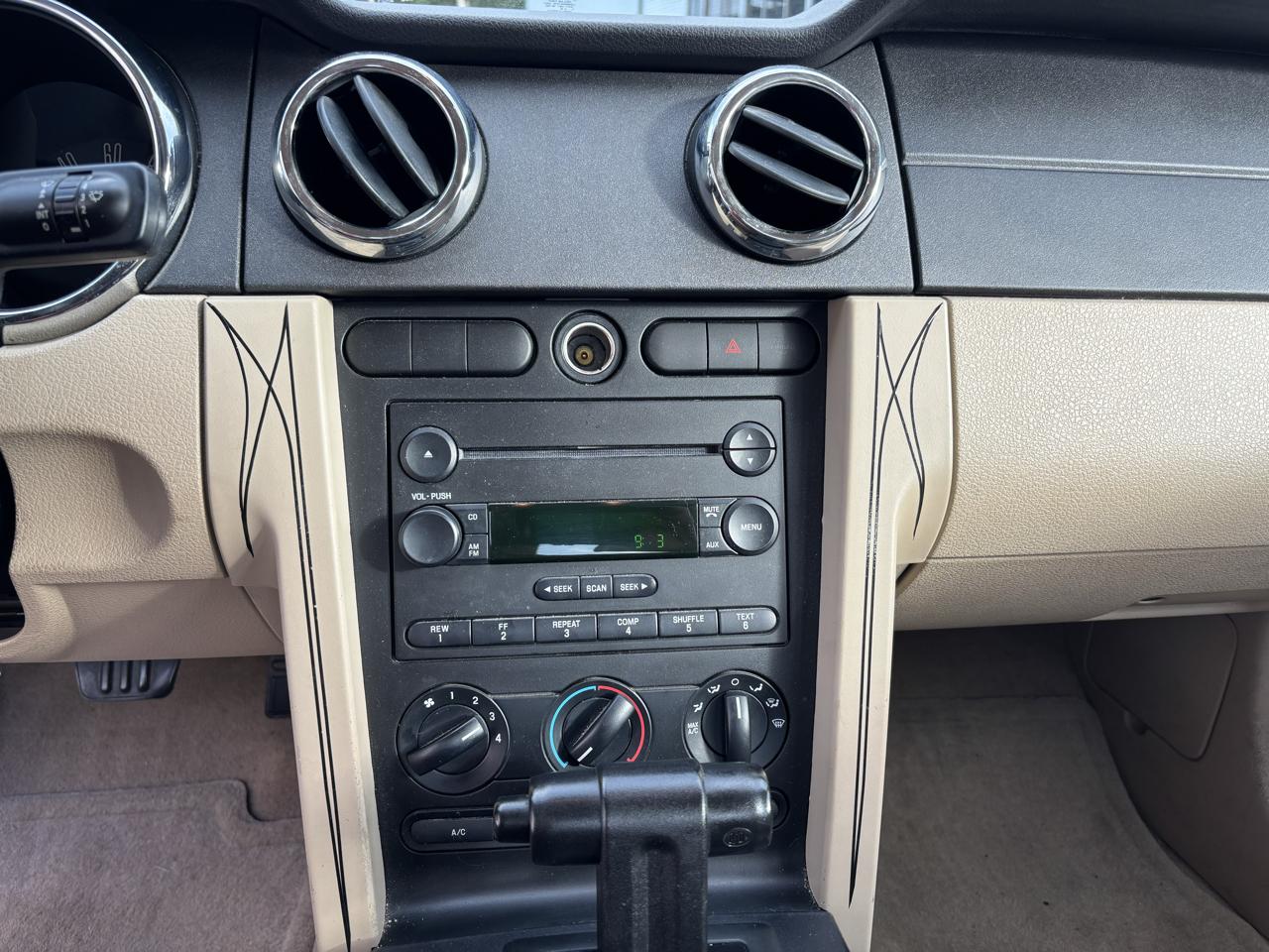 Ford Mustang 2dr Cpe Standard 2006
