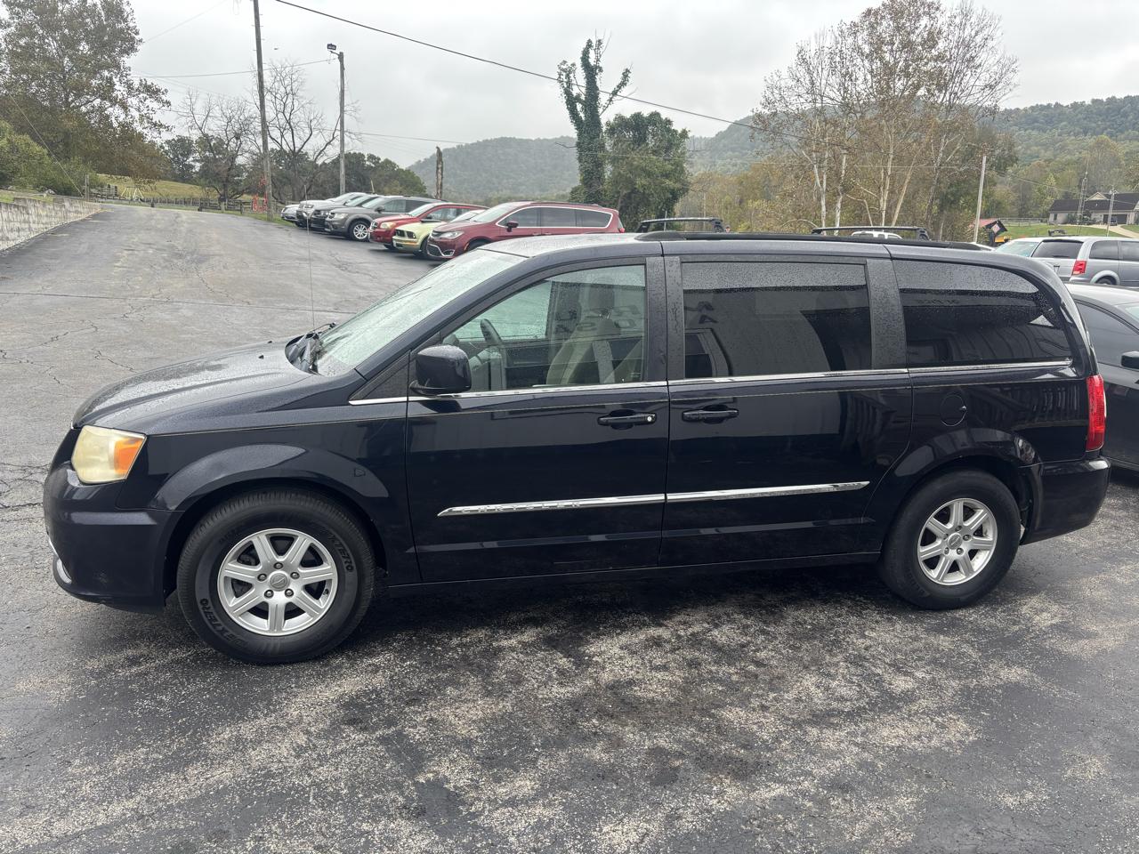 Chrysler Town & Country 4dr Wgn Touring 2011